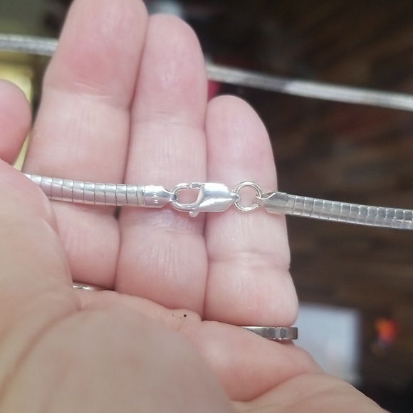 Sterling Silver Cobra Style Necklace with Lobster Clasp - Picture 4 of 4